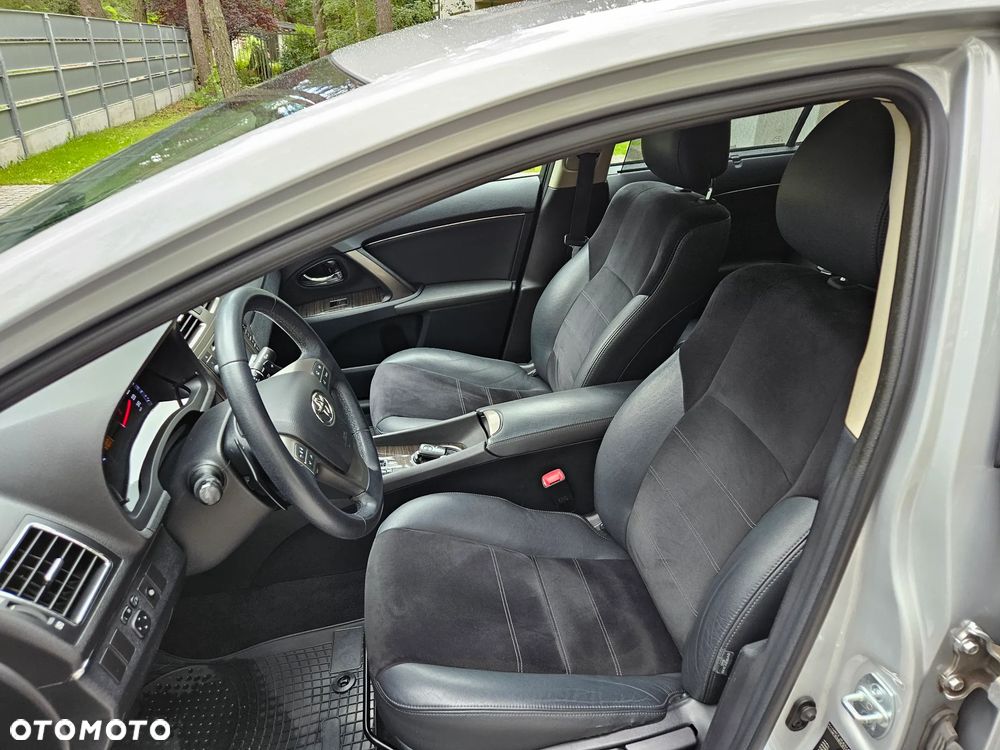 Toyota Avensis 1.8 Premium EU5 MS - 10
