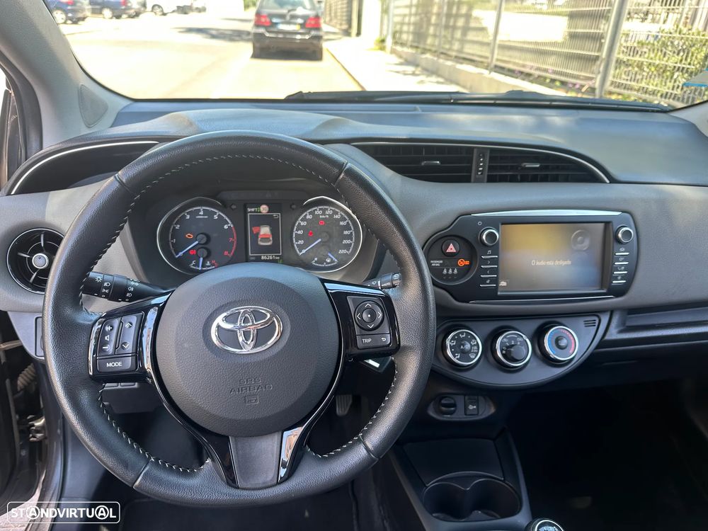 Toyota Yaris 1.0 VVT-i Comfort+P.Style - 8
