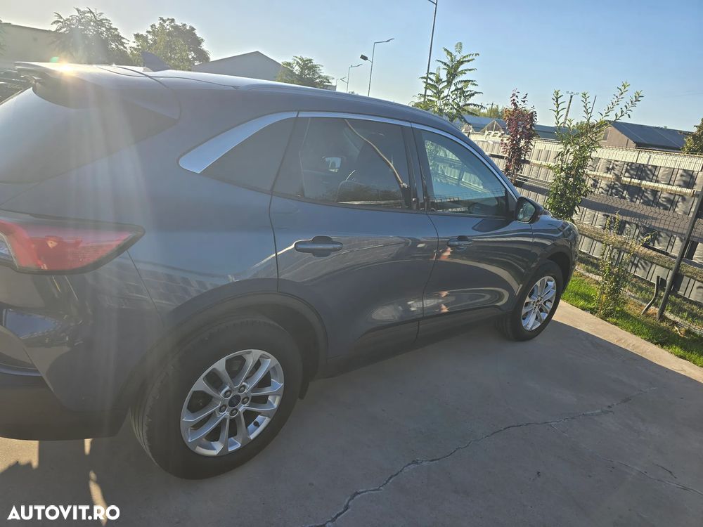 Ford Kuga - 10
