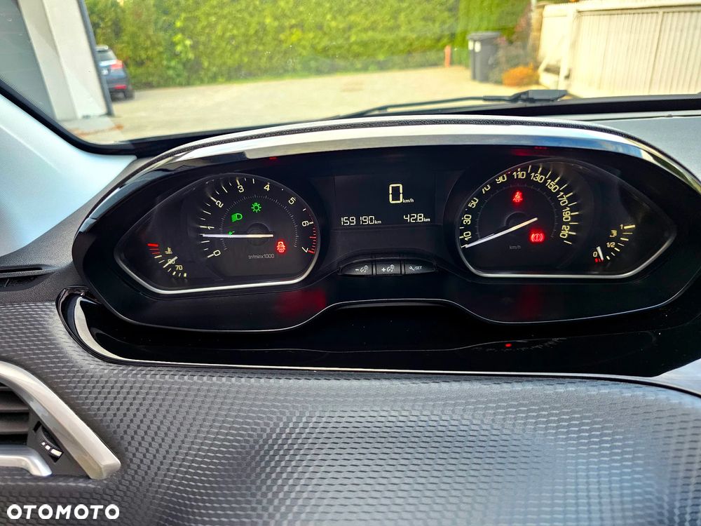Peugeot 2008 PureTech 82 Style - 24