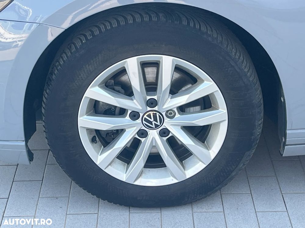 Volkswagen Passat 2.0 TDI DSG Comfortline - 4