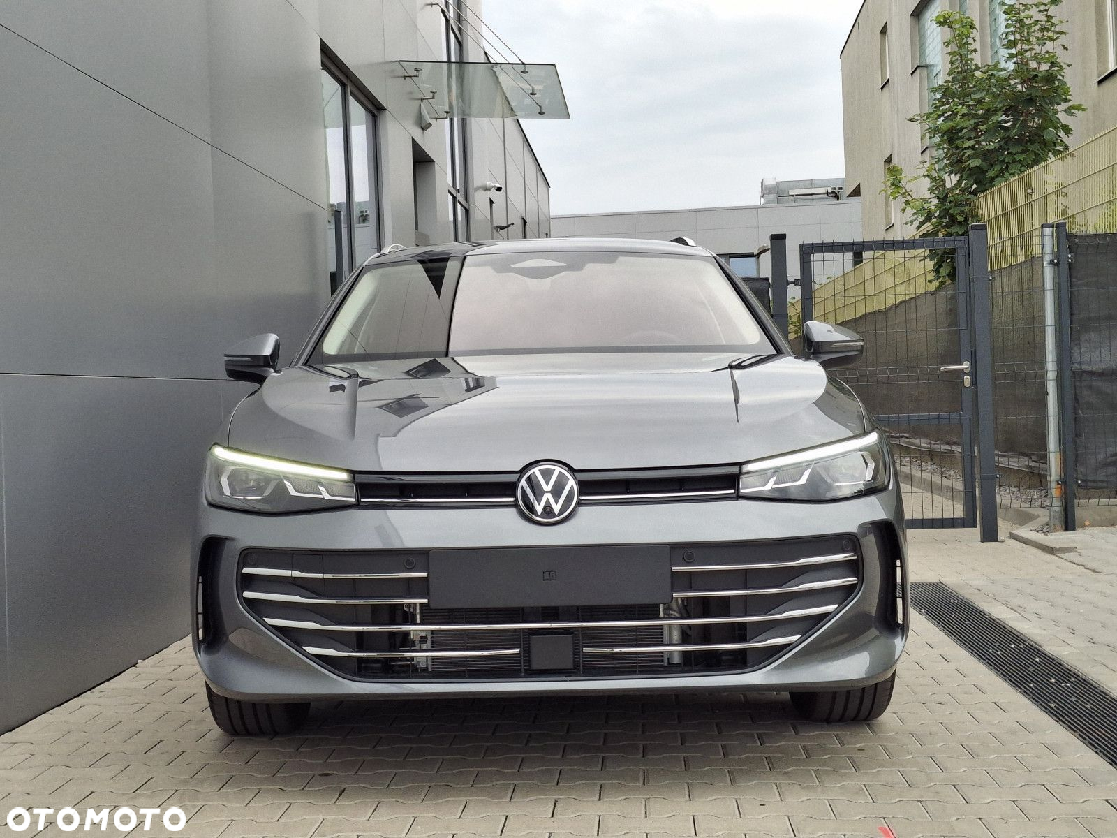 Volkswagen Passat - 2