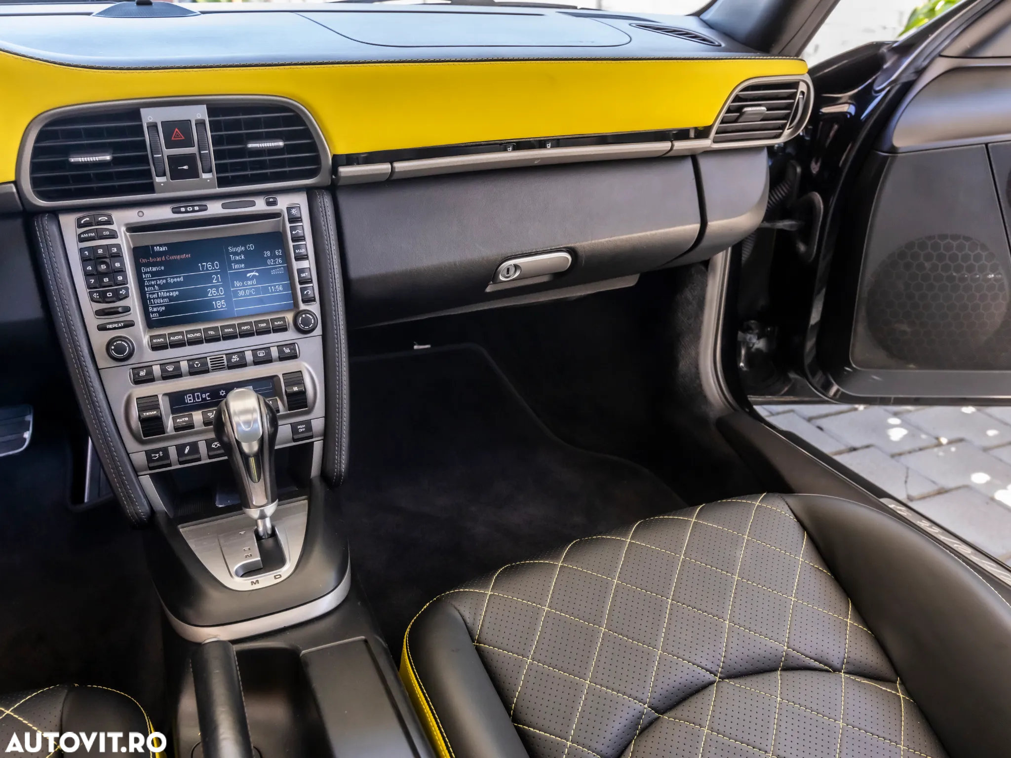 Porsche 911 Carrera 4 Tiptronic S - 18