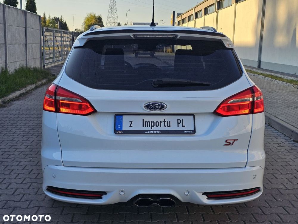 Ford Focus 2.0 EcoBoost ST mit Leder-Sport-Paket - 13