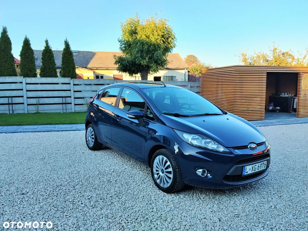 Ford Fiesta 2012 photo 2