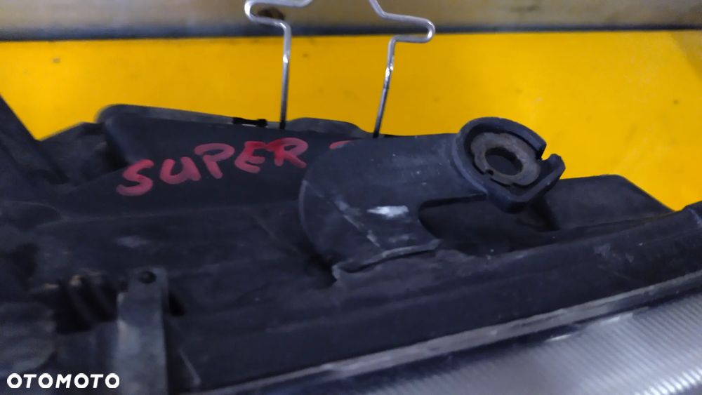 Lampa reflektor prawy skoda superb - 3