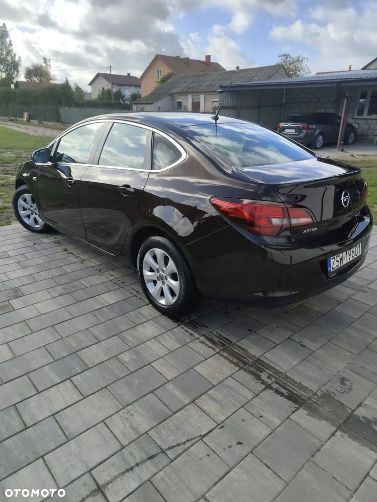 Opel Astra IV 1.6 Essentia - 5