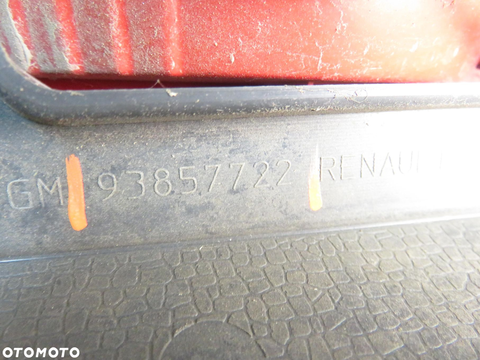 LAMPA PRAWA TYLNA OPEL VIVARO A Skrzynia (X83) 93857722 - 4