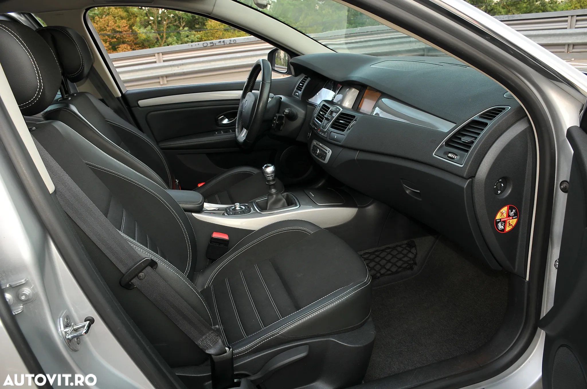 Renault Laguna 2.0 dCi FAP Expression - 13