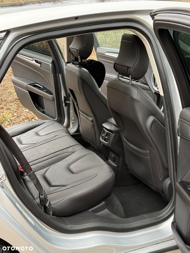 Ford Mondeo 2.0 TDCi Titanium - 11