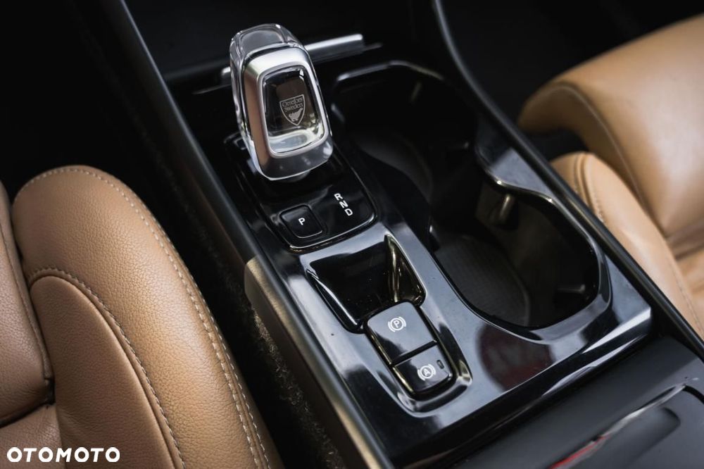 Volvo XC 40 - 20