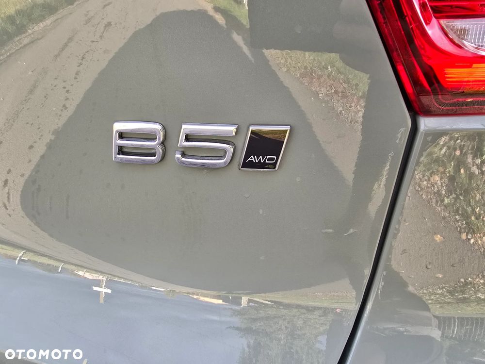 Volvo XC 40 B5 B AWD Ultimate Dark - 17