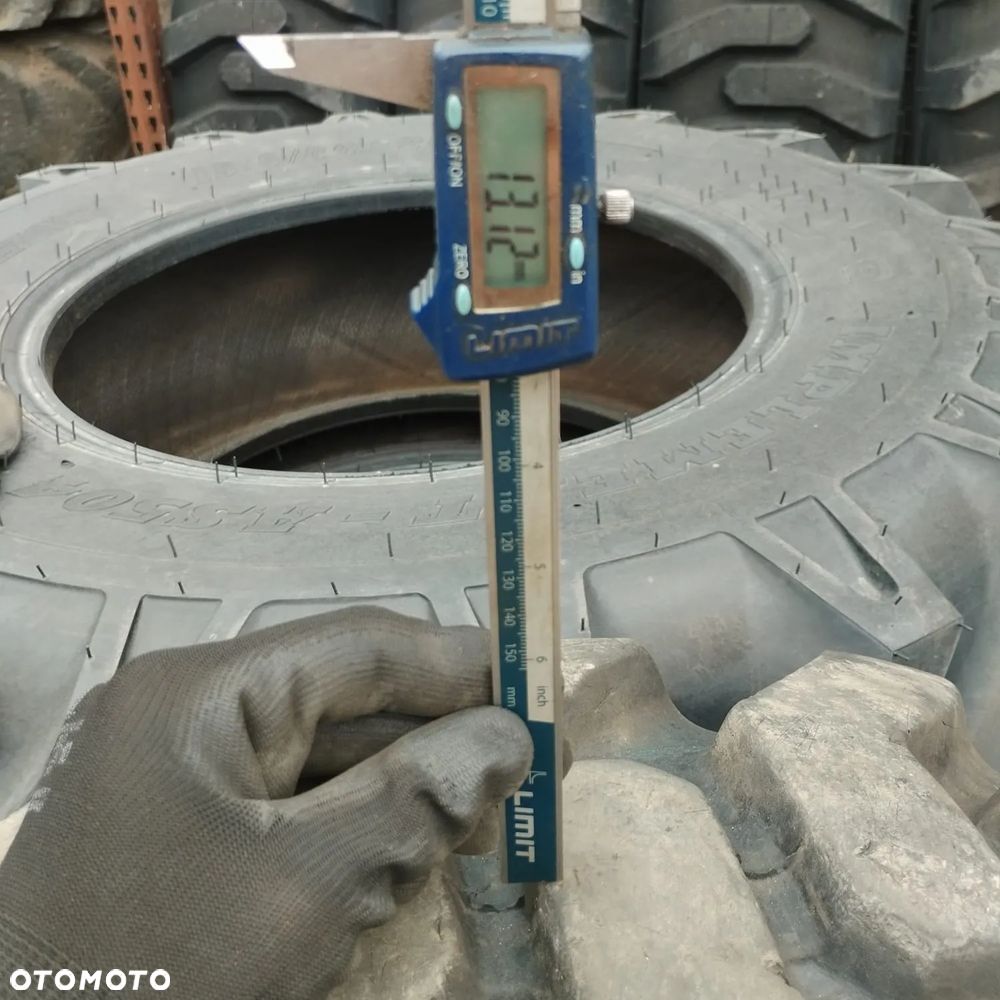 OPONA UŻYWANA AT 621 12.5/80-18 12 PR  BKT Z ORYGINALNĄ FELGĄ 18X11 - 8