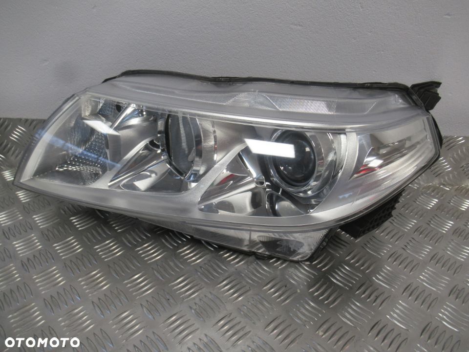 LAMPA PRZEDNIA PRZÓD LEWA SUZUKI VITARA II 2 2015-2018 rok