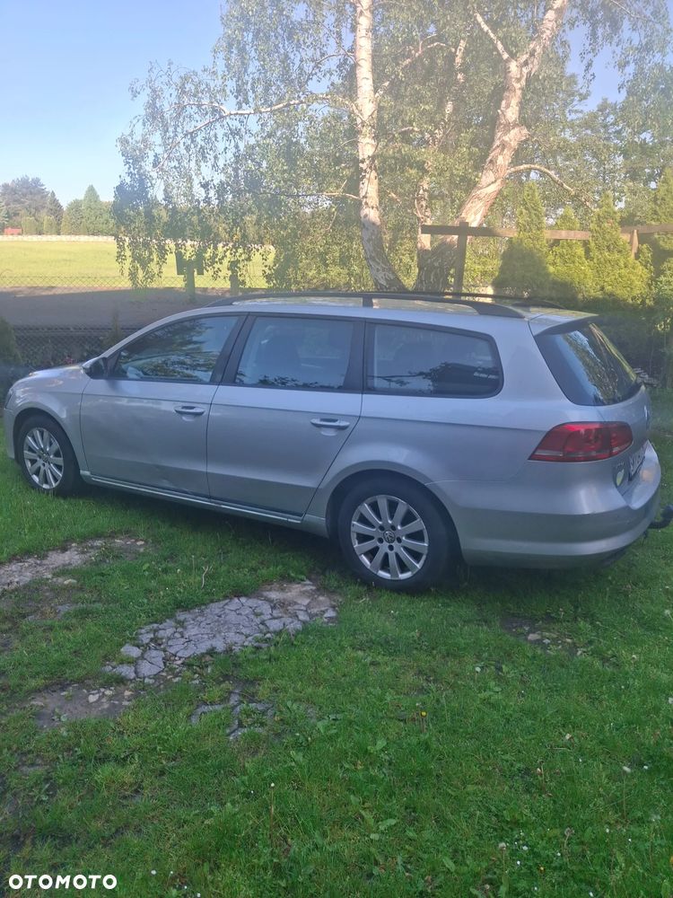Volkswagen Passat - 4