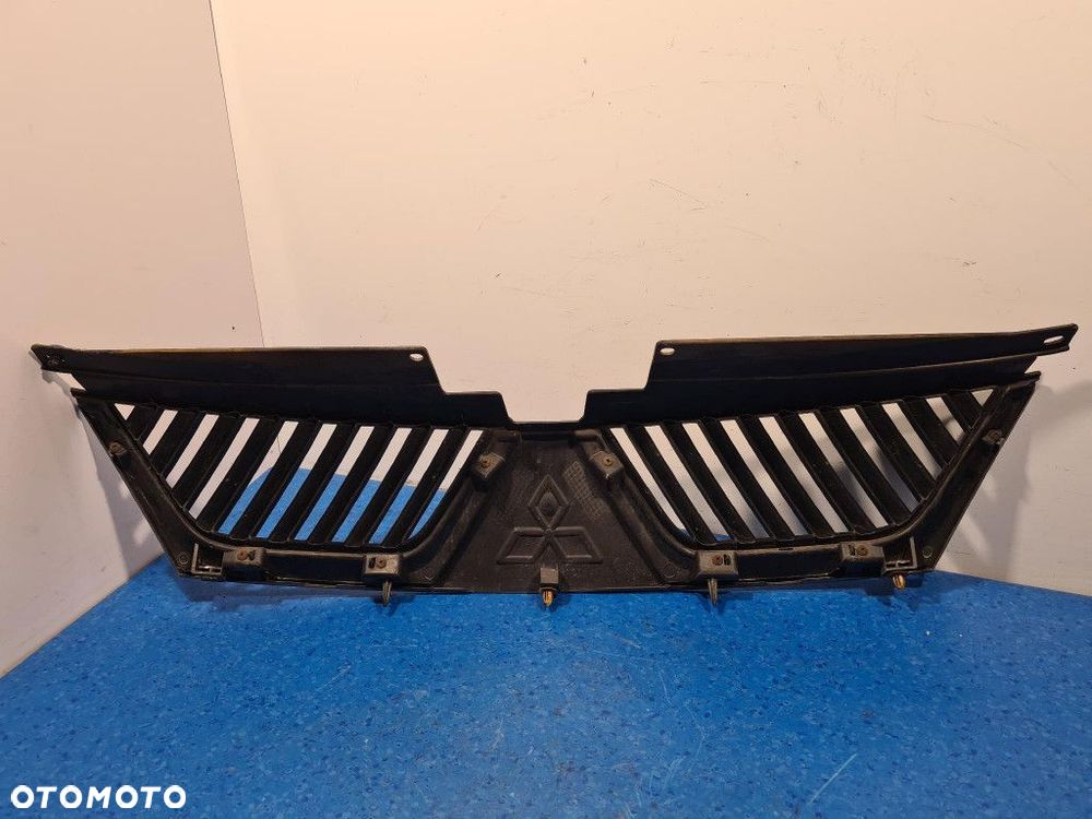 MITSUBISHI OUTLANDER II ATRAPA / GRILL A31E - 6