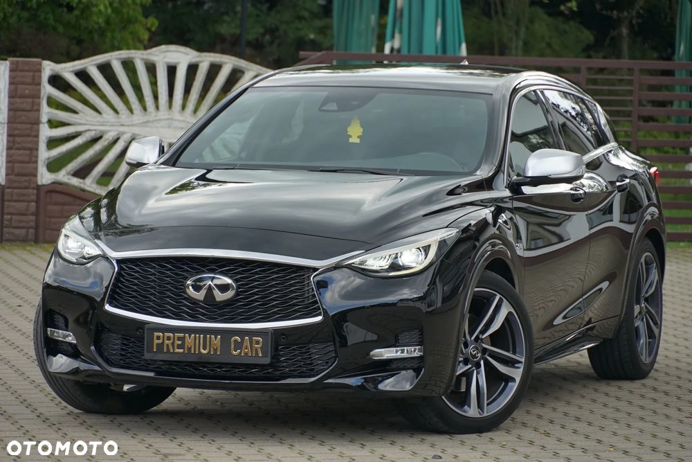 Infiniti Q30 2.0t DCT AWD Sport - 1