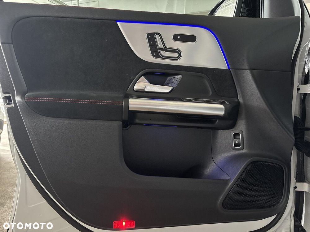 Mercedes-Benz GLA - 16