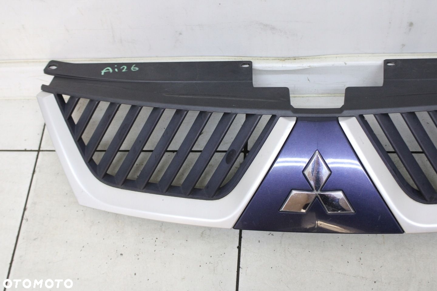 MITSUBISHI OUTLANDER II 06R- GRILL ATRAPA - 3
