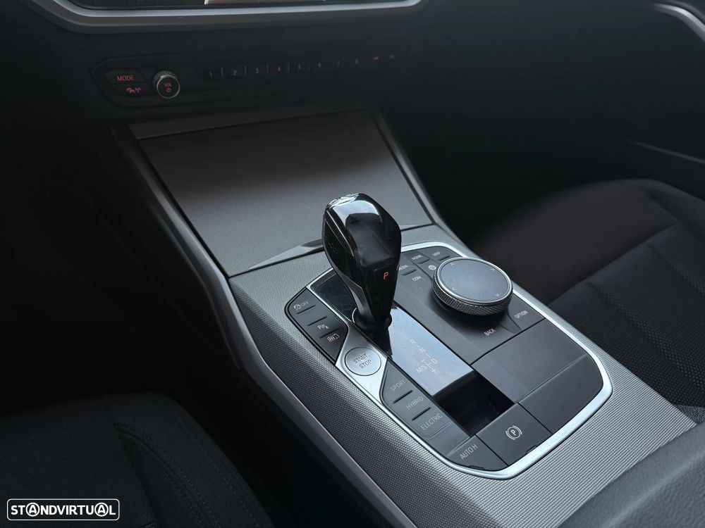 BMW 330 e Line Sport Auto - 14