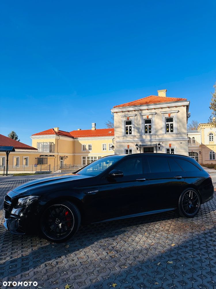Mercedes-Benz Klasa E AMG 63 S 4Matic+ T 9G-TRONIC - 14