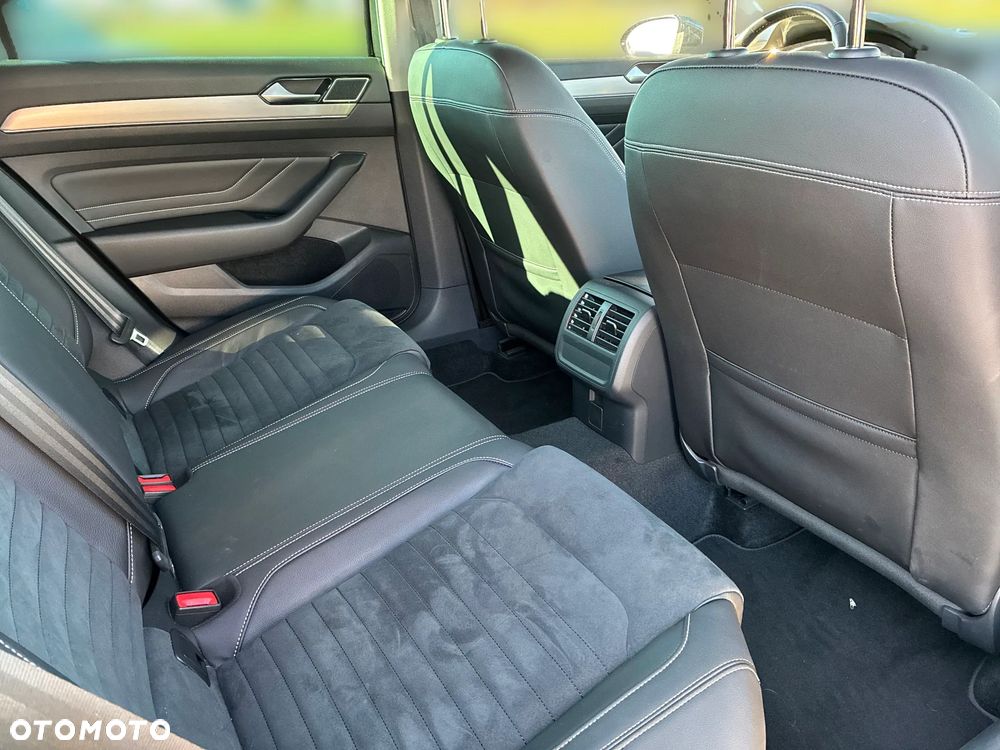 Volkswagen Passat 2.0 TDI SCR Style DSG - 12