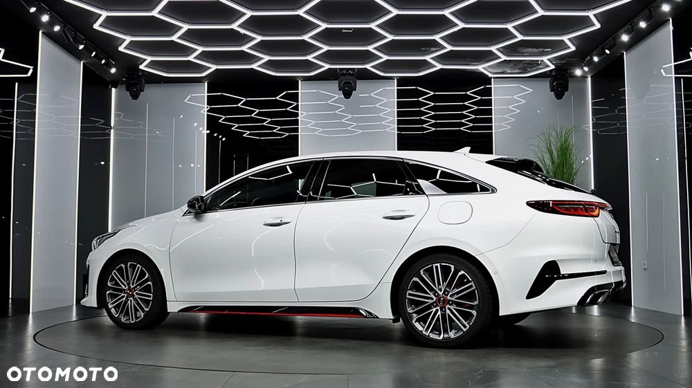 Kia ProCeed 1.6 T-GDI GT DCT - 6