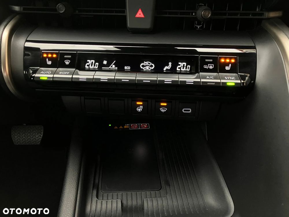 Toyota C-HR 2.0 PHEV Dynamic Force Executive - 32