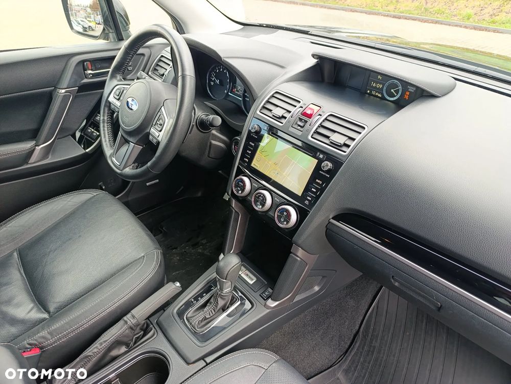 Subaru Forester 2.0 XT Platinum Lineartronic - 14