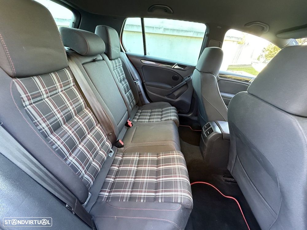 VW Golf 2.0 GTI - 26