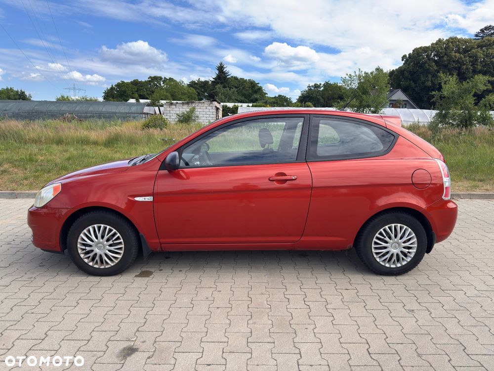 Hyundai Accent - 8