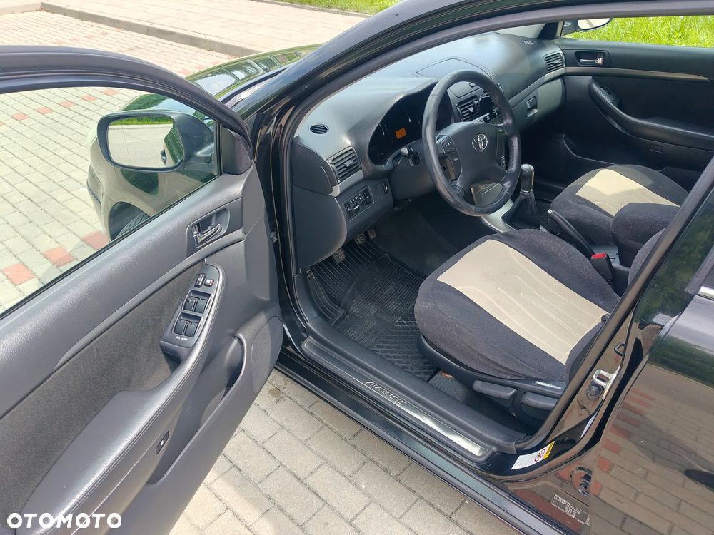 Toyota Avensis 2.0 VVT-i Prestige - 10