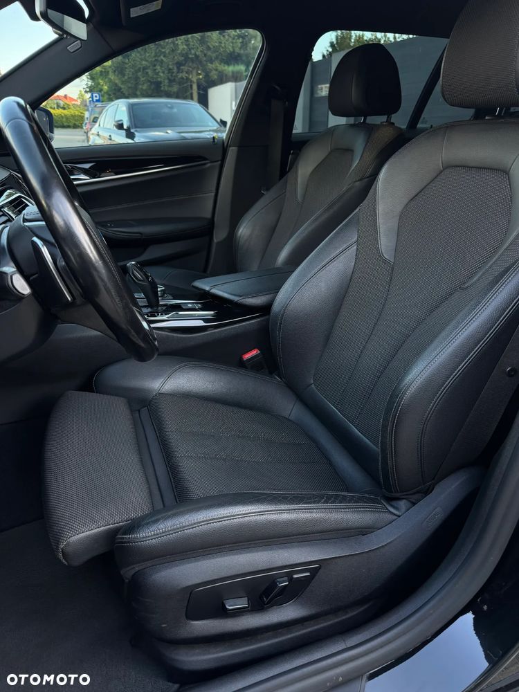 BMW Seria 5 520d Sport Line - 9