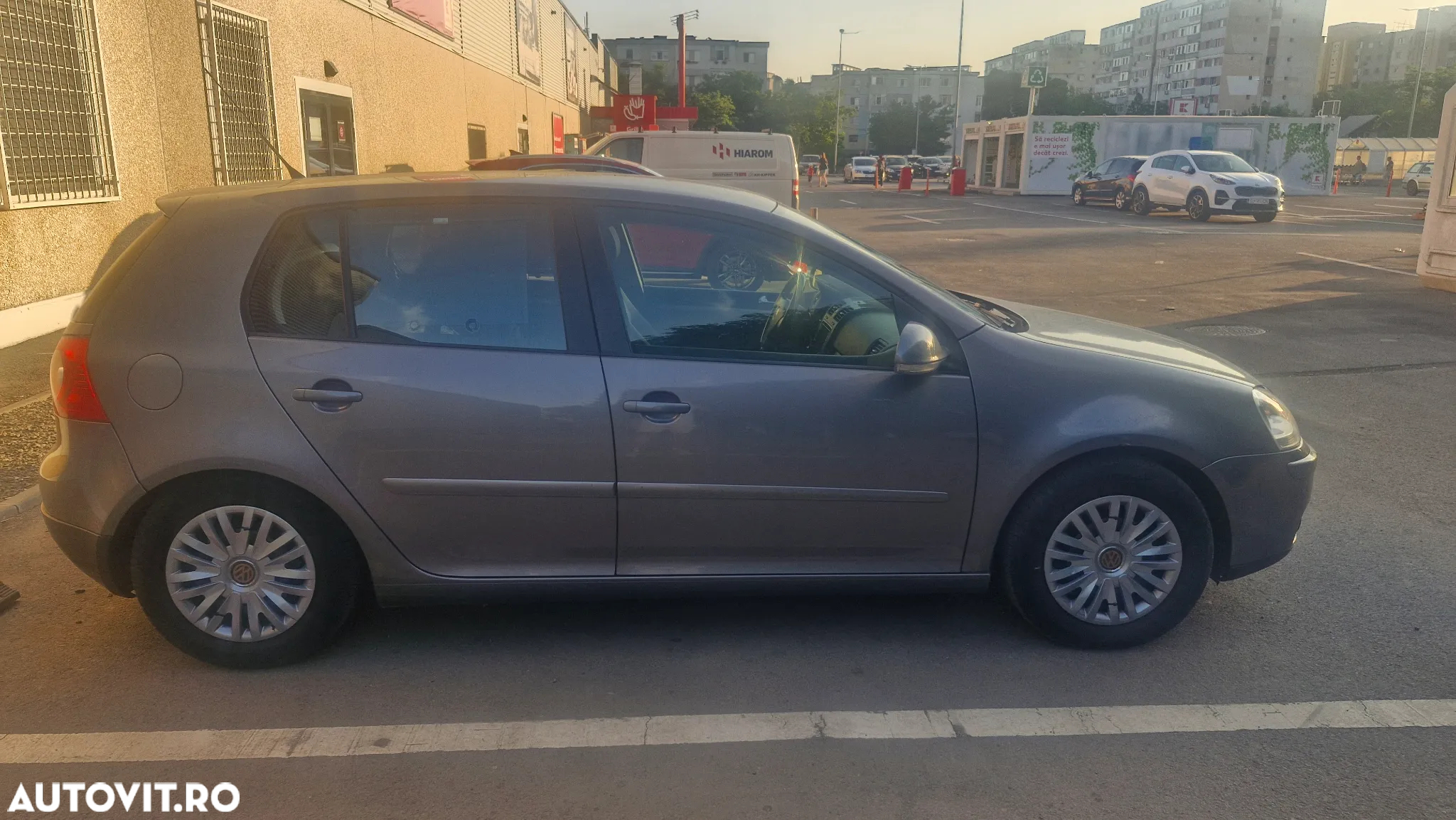 Volkswagen Golf 1.9 TDI DPF Goal - 4