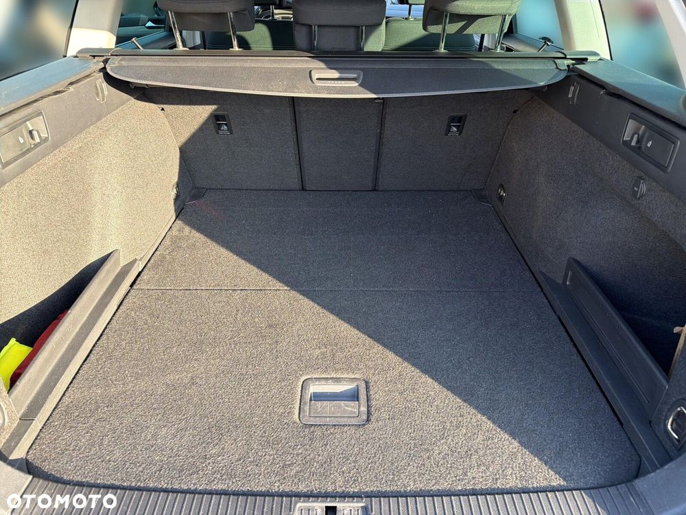 Volkswagen Passat - 19