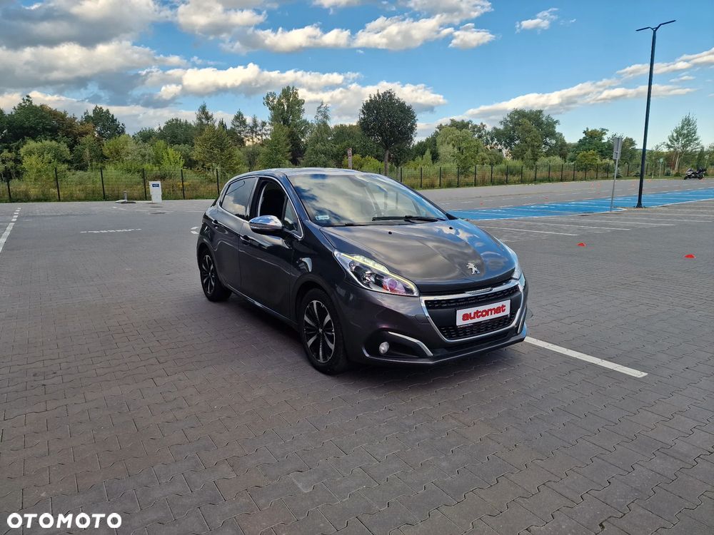 Peugeot 208 - 36