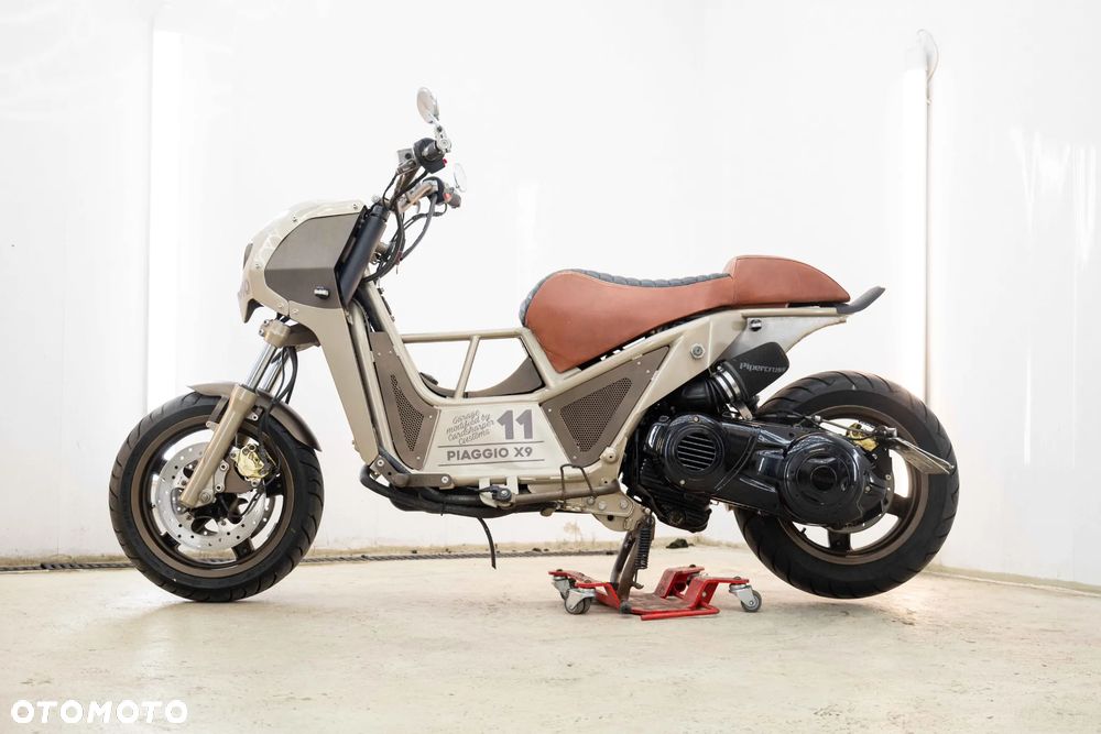 Piaggio X9 - 9