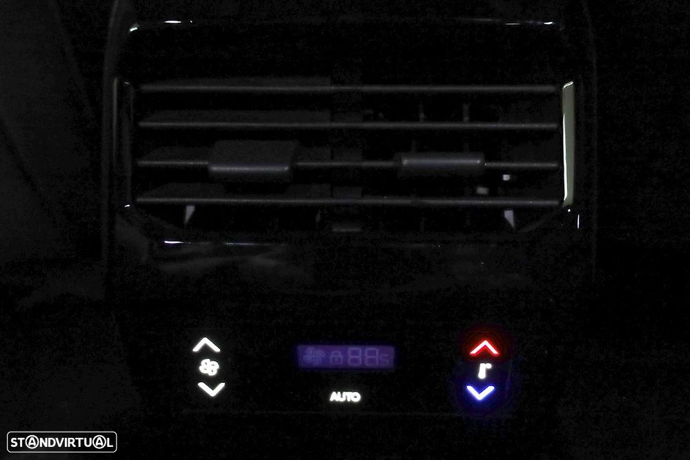 Peugeot 5008 1.2 Hybrid Allure e-DCS6 - 23