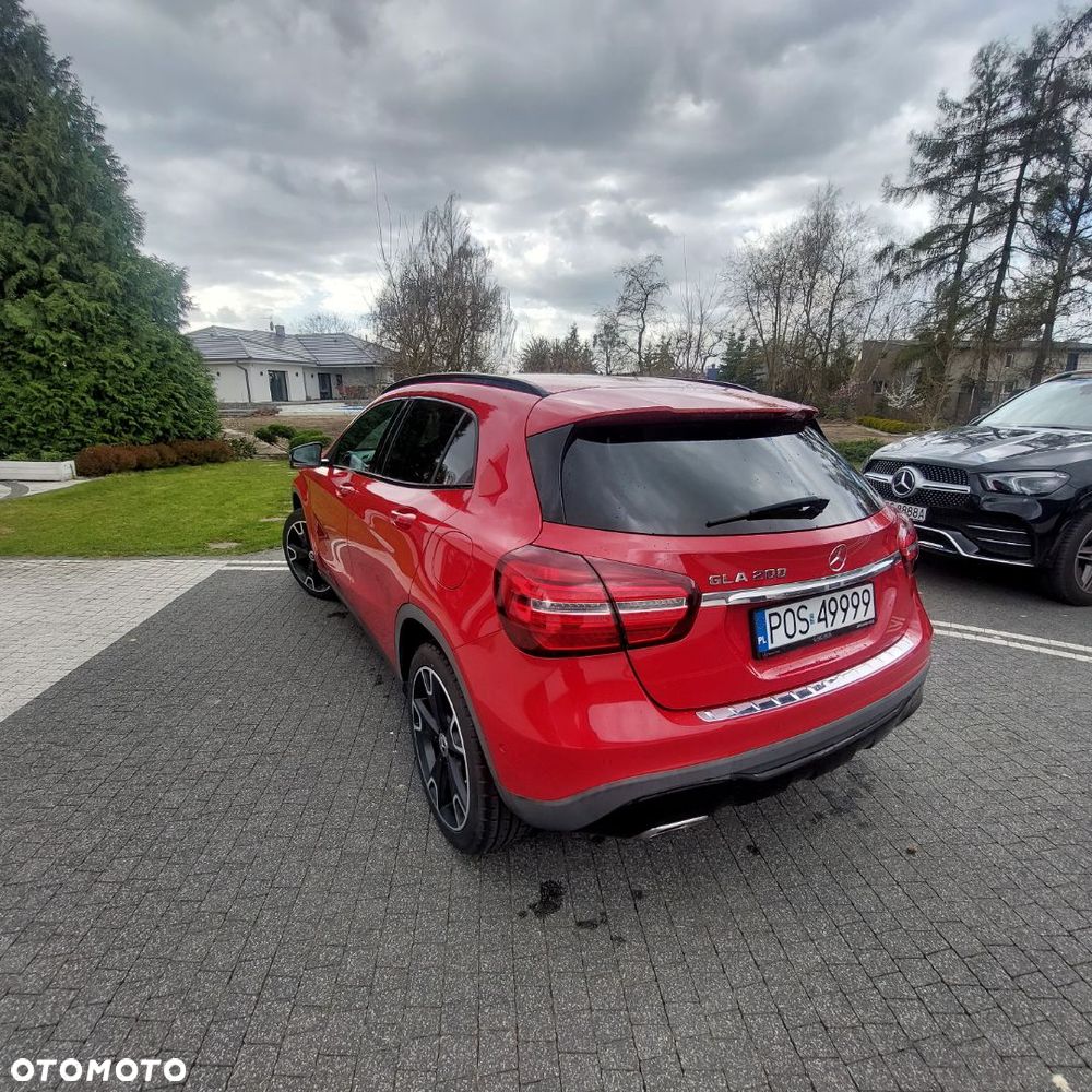 Mercedes-Benz GLA 200 7G-DCT Urban - 4