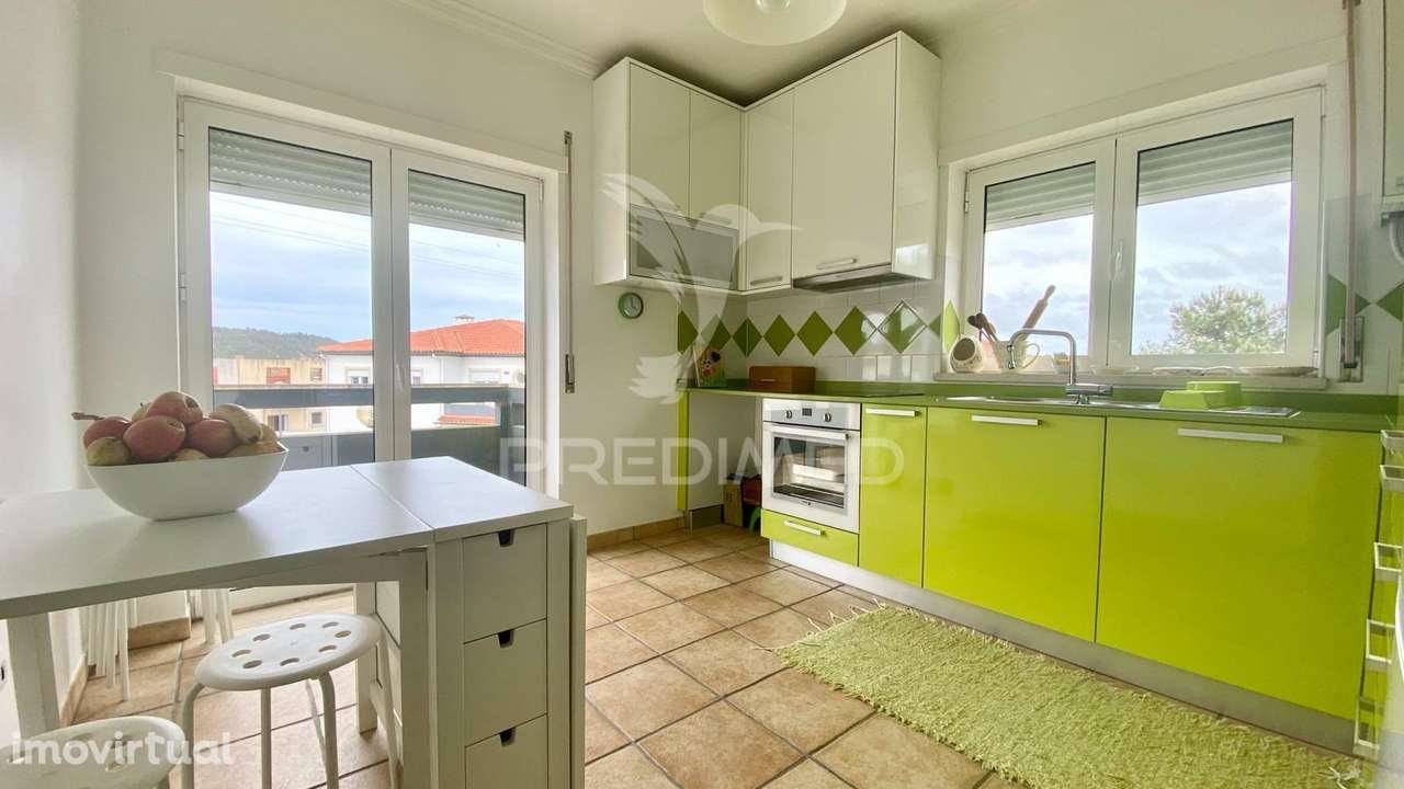Apartamento T2 , com Garagem e Piscina em Salir do Porto - Grande imagem: 3/25