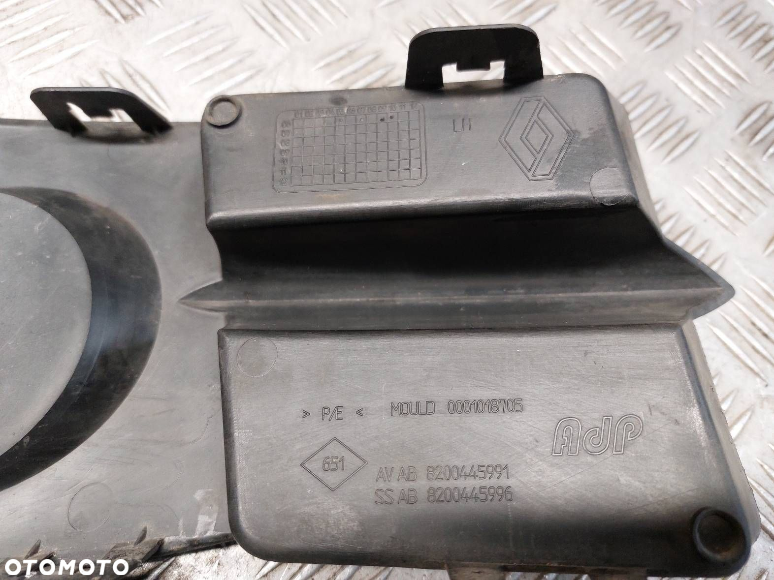 KRATKA ZDERZAKA PRZÓD LEWA  CLIO II Phase IV 8200445991 - 5