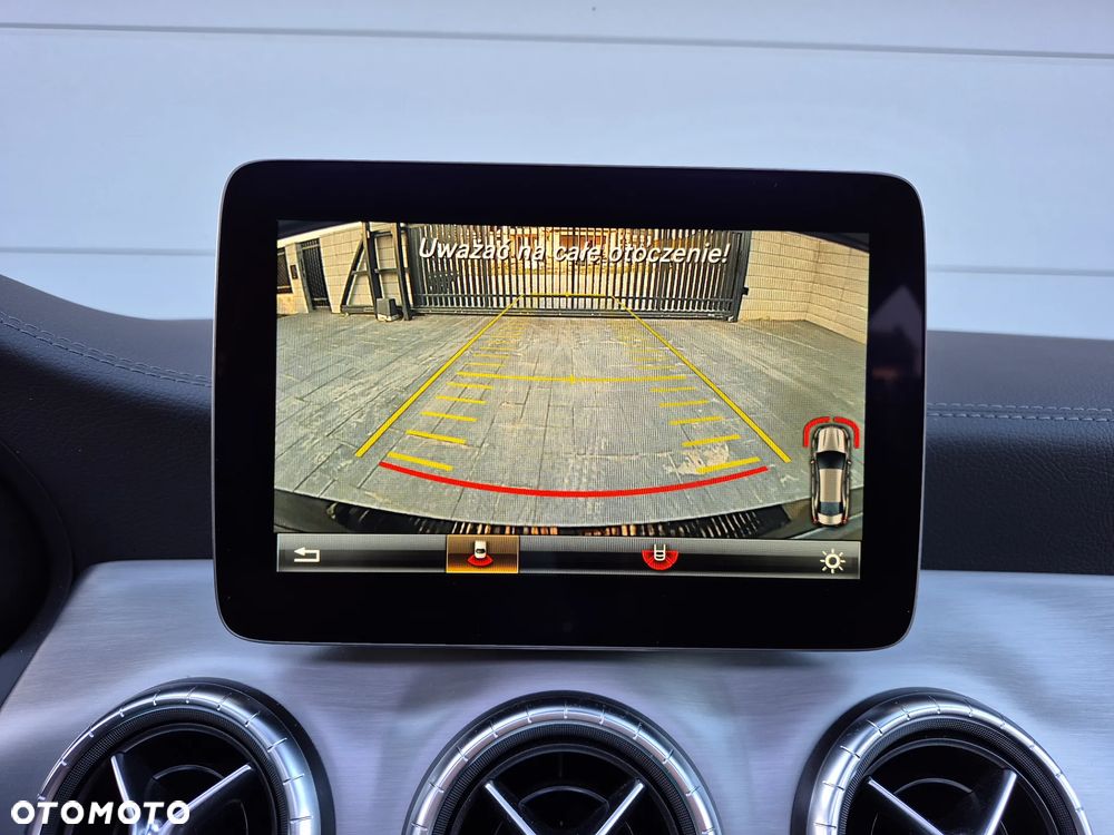 Mercedes-Benz CLA 250 4Matic 7G-DCT - 31