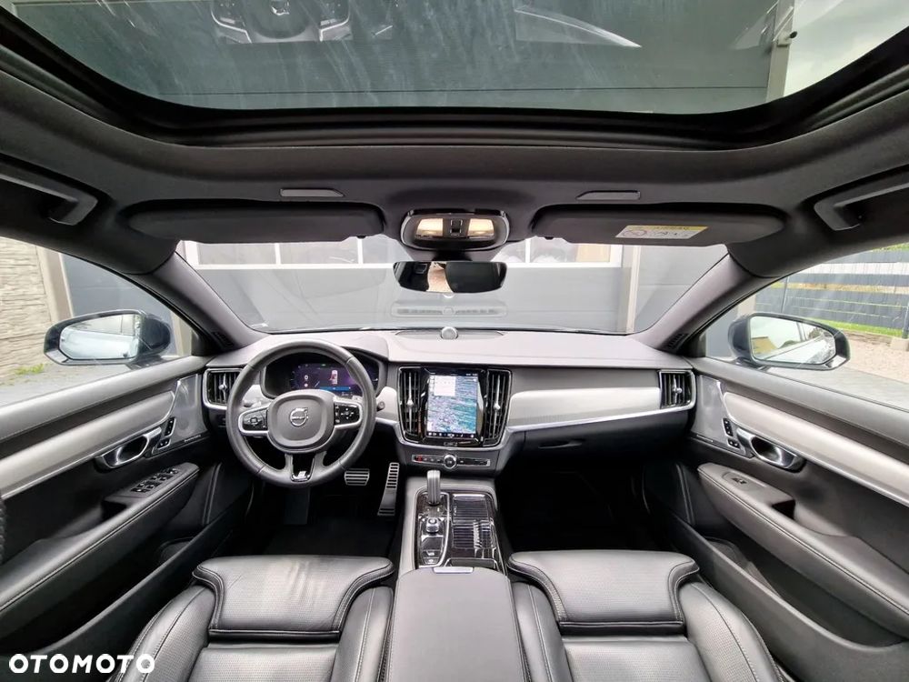 Volvo V90 T8 AWD Plug-In Hybrid R-Design - 28