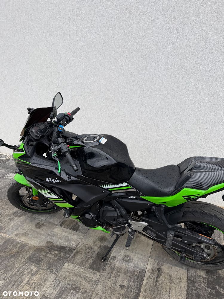 Kawasaki Ninja - 4