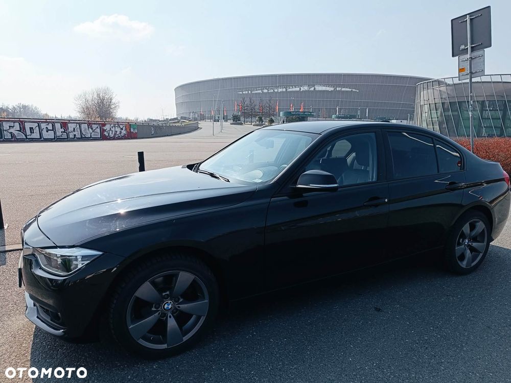 BMW Seria 3 318i - 8