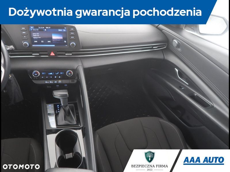 Hyundai Elantra - 10