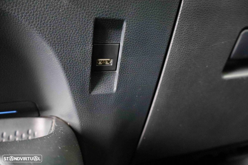 Toyota Corolla Touring Sports 1.8 Hybrid Comfort+P.Sport - 40