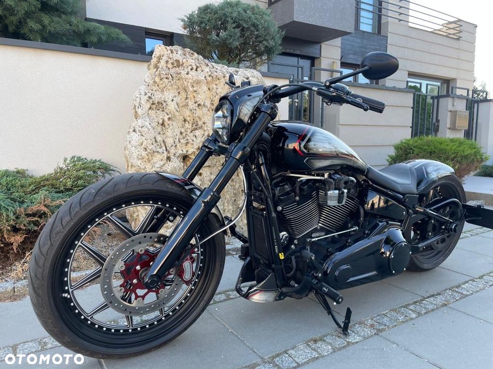 Harley-Davidson Softail Breakout - 2