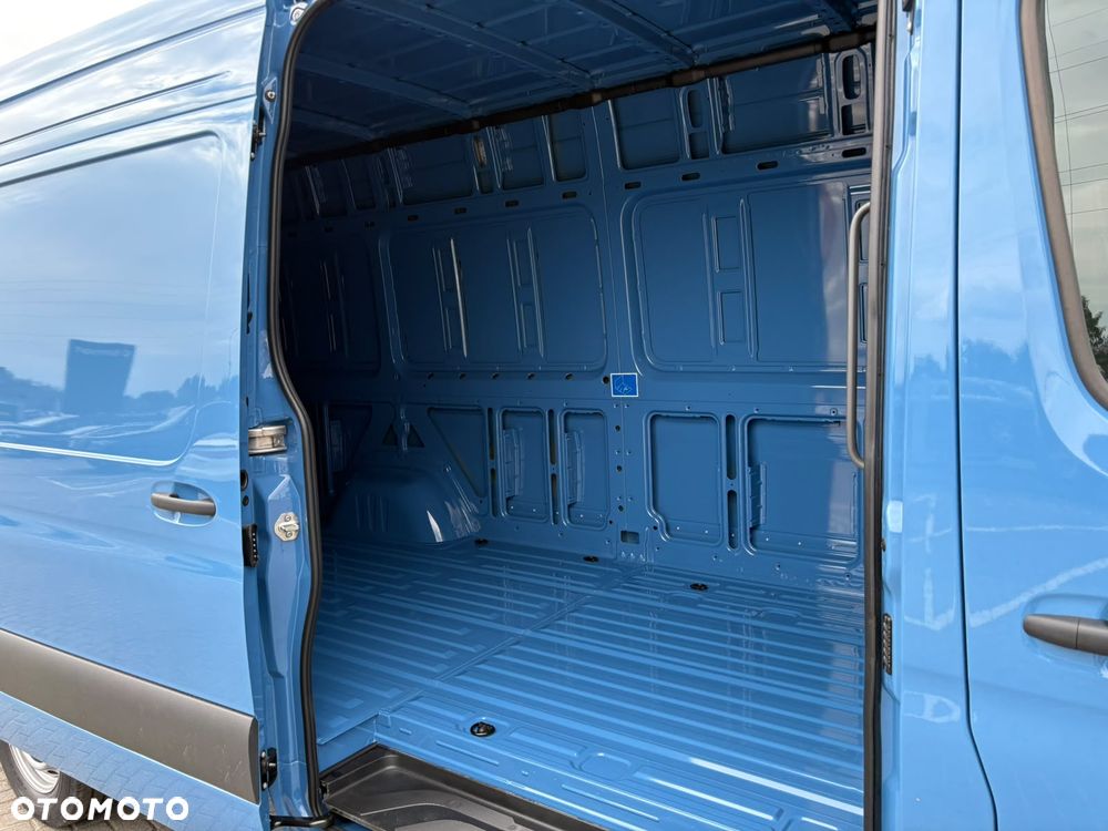 Mercedes-Benz Sprinter - 9
