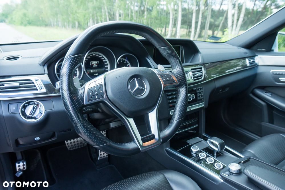 Mercedes-Benz Klasa E 63 AMG T 4Matic AMG Speedshift MCT - 22